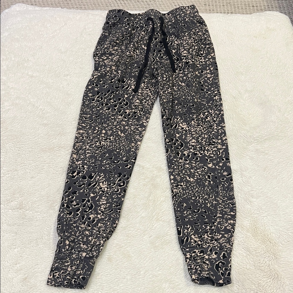 SUNDRY Women's Animal Print Pull-On Jogger Sweatpants Leopard Size 1 (small 4-6)